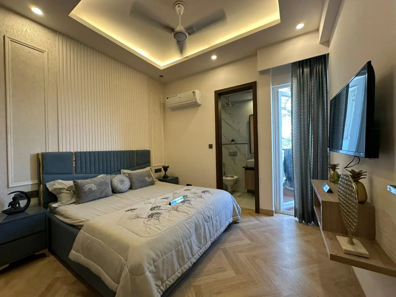 Trehan Luxury Floors Sector 35 Sohna - Actual Furnished Bedroom