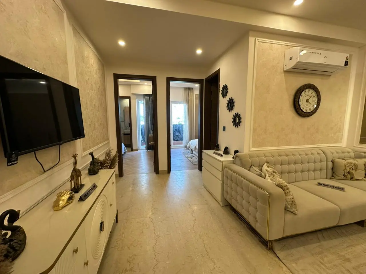 Trehan Luxury Floors Sector 35 Sohna - Actual Living Room